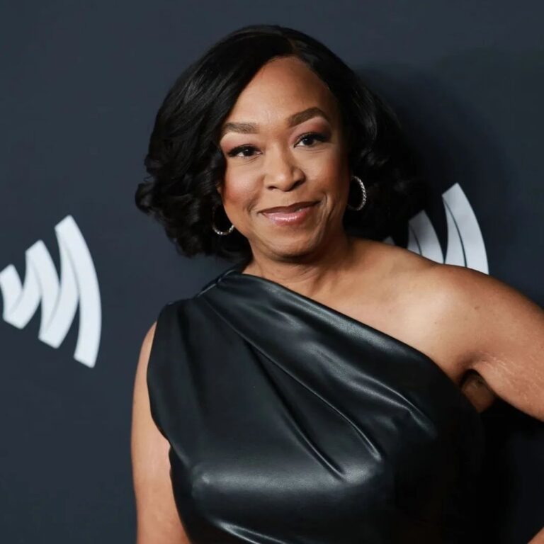 7 Ways Shonda Rhimes Revolutionized TV and Modern Storytelling Shonda Rhimes, creator of Grey's Anatomy and founder of Shondaland, smiling at a television awards event