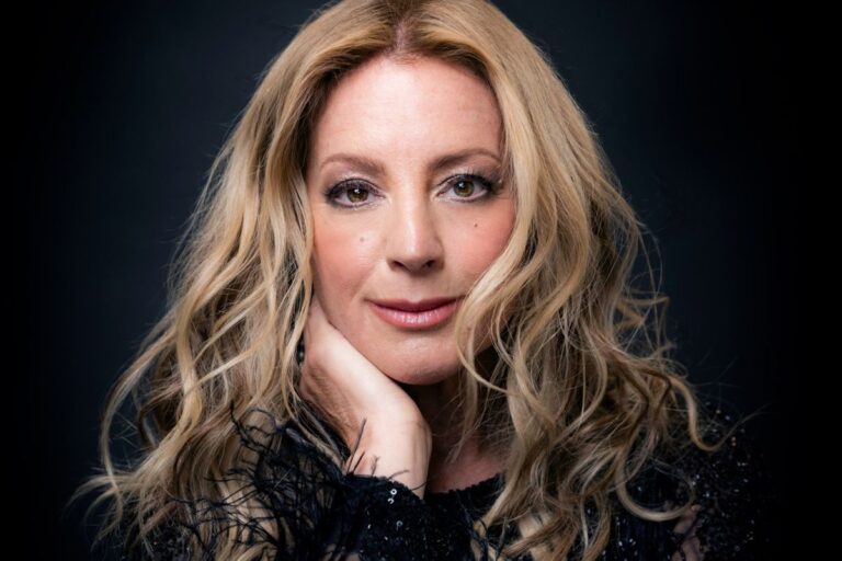 Sarah MacMillan Cargill heiress private billionaire lifestyle